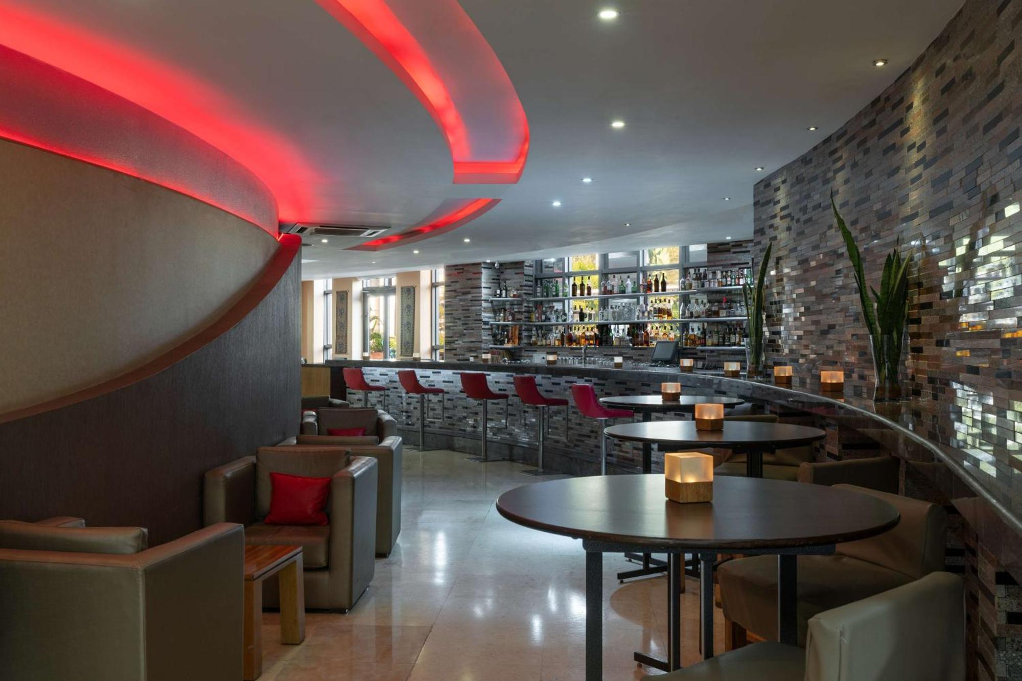 Radisson Blu Hotel Lusaka Exterior photo The bar at the hotel