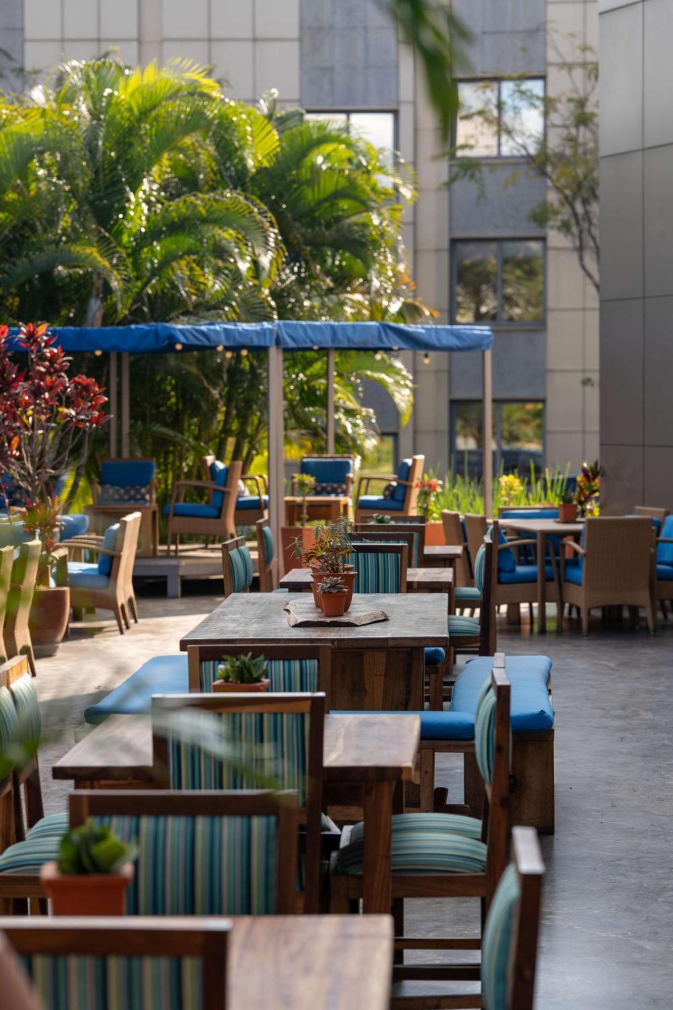 Radisson Blu Hotel Lusaka Exterior photo The Terrace