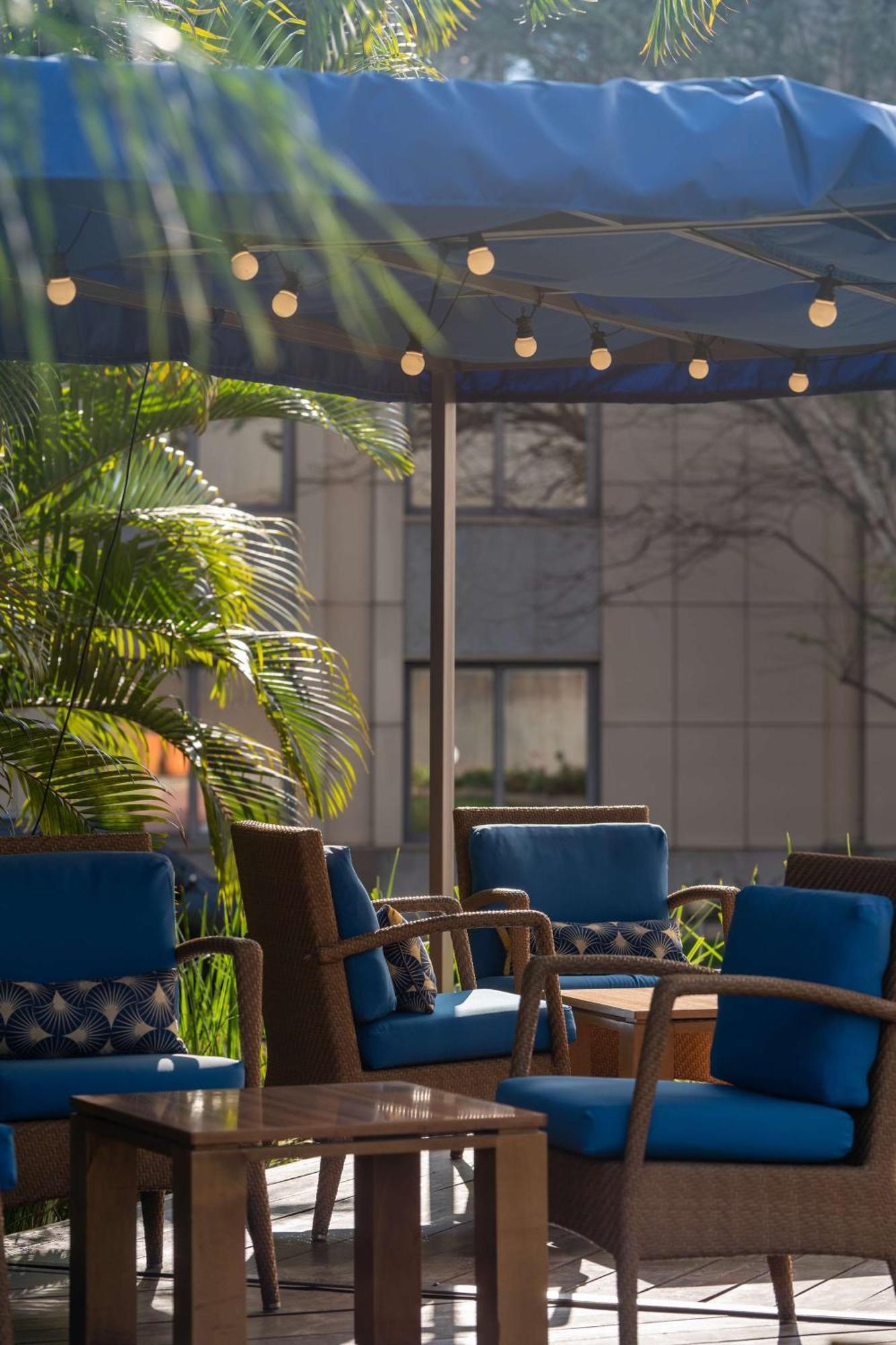 Radisson Blu Hotel Lusaka Exterior photo The Terrace