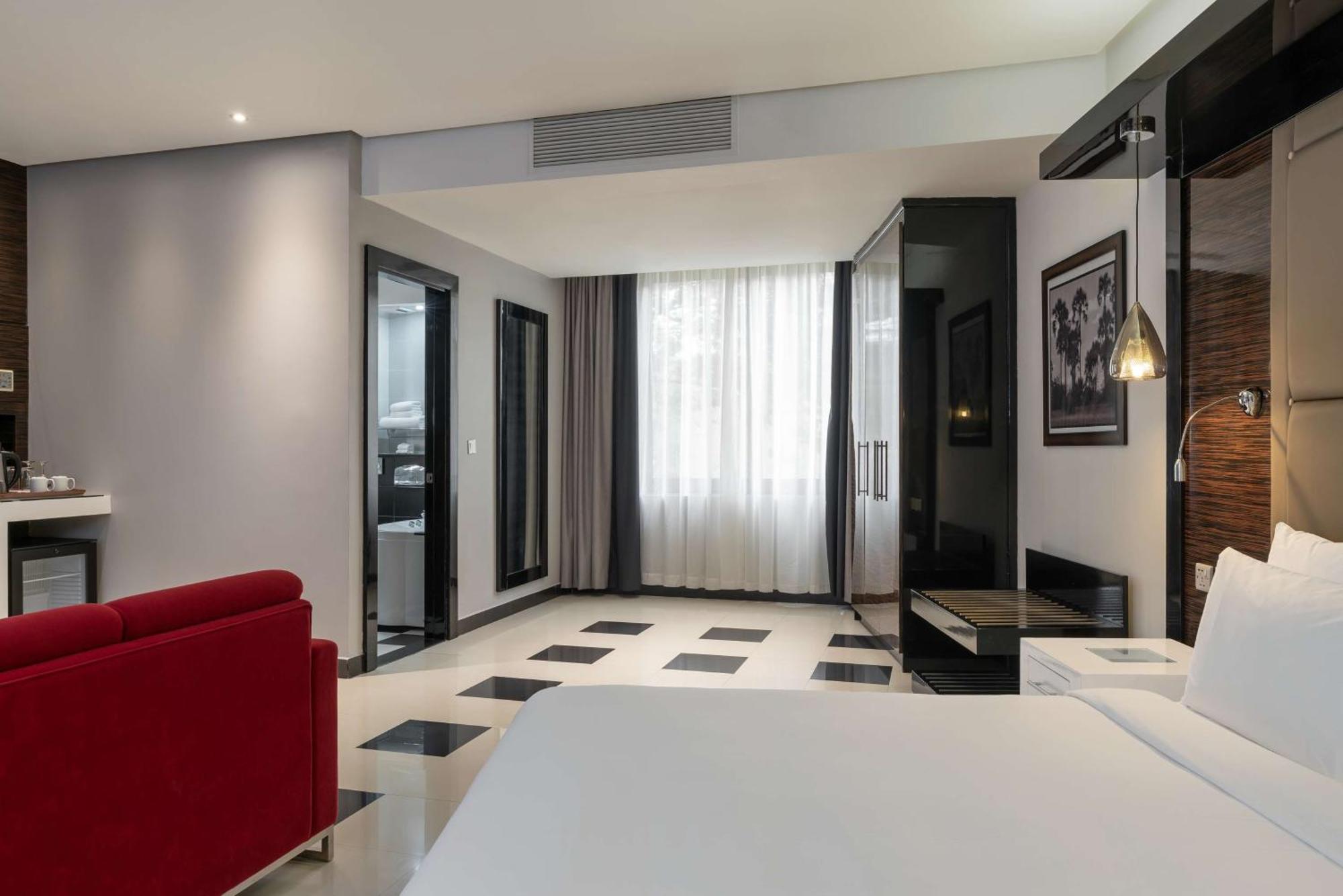 Radisson Blu Hotel Lusaka Exterior photo Suite